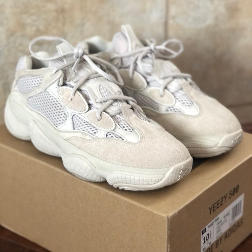 SOLD!! Yeezy Blush 500